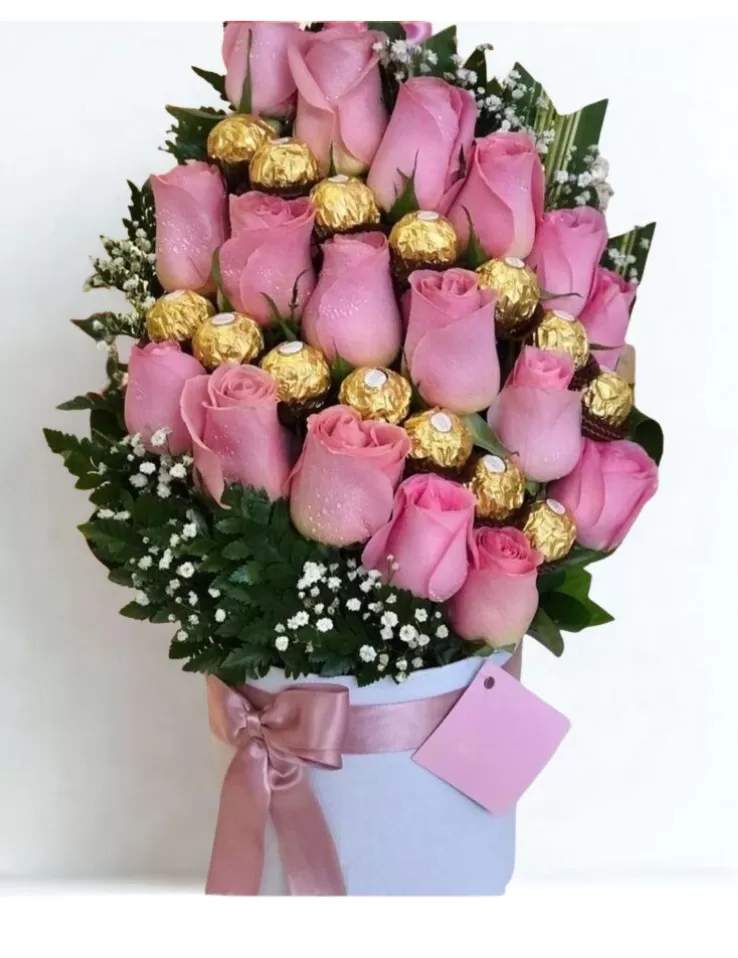 Box 24 rosas y con chocolates